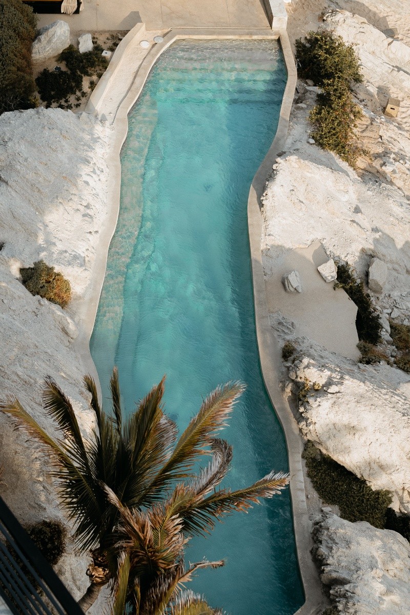 &nbsp;Una de sus albercas tiene rocas y es de agua salada / Foto: Cortesía