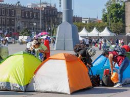 Tras concluir el paro de 72 horas, integrantes de la CNTE comenzaron a retirar sus pertenencias y abandonaron el Zócalo de la Ciudad de México. EL UNIVERSAL/ Archivo