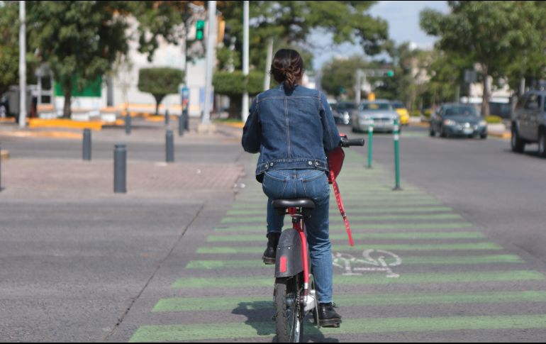 La ciclovía de Paseo Alcalde es la más utilizada en la ciudad, con al menos mil 622 ciclistas diarios, según datos del Imeplan. EL INFORMADOR/Archivo