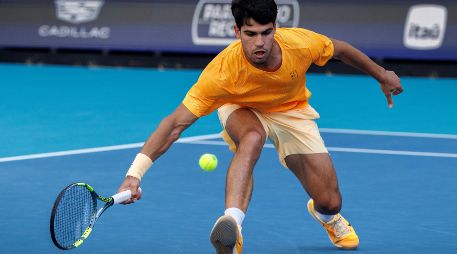 Carlos Alcaraz cayó este domingo por 6-3, 5-7, 6-4 contra Sebastian Korda, número 36 del mundo, en la tercera fase del torneo. EFE/ C. HERRERA-ULASHKEVICH.