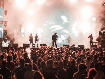 Figuras como Tyler, The Creator y Los Fabulosos Cadillacs encabezan la agenda musical que llegará a Guadalajara esta semana. PEXELS