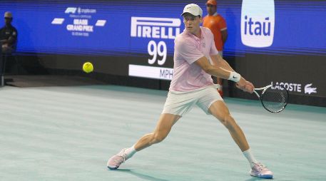 Sinner ha agarrado el truco para los Masters 1000, ya que no pierde un solo set desde hace 25 partidos. EFE/ A. Boal.