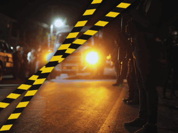 Tras el crimen, personal de la Fiscalía de Michoacán detuvo al menor, quien fue puesto a disposición del Ministerio Público. ESPECIAL / CANVA