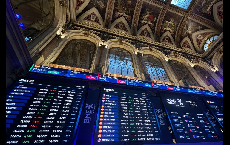 Las emisoras con mayores ganancias en la BMV este 26 de marzo fueron Megacable, América Móvil, Sigma y Grupo Aeroportuario del Centro. EFE/A. Tejido