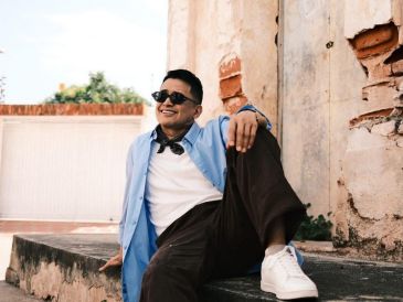 El concierto reunirá temas que han acompañado la trayectoria del intérprete dentro del vallenato y estará acompañado por una producción escénica que incorpora iluminación programada, pantallas LED y un diseño visual enfocado en el formato en vivo. CORTESÍA