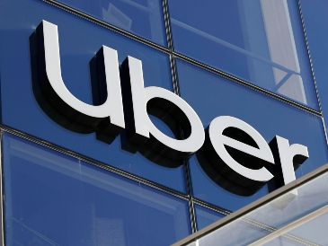 La llegada de plataformas digitales hace más de una década provocó una caída en ingresos y en el valor de las concesiones. EFE/J. Mabanglo