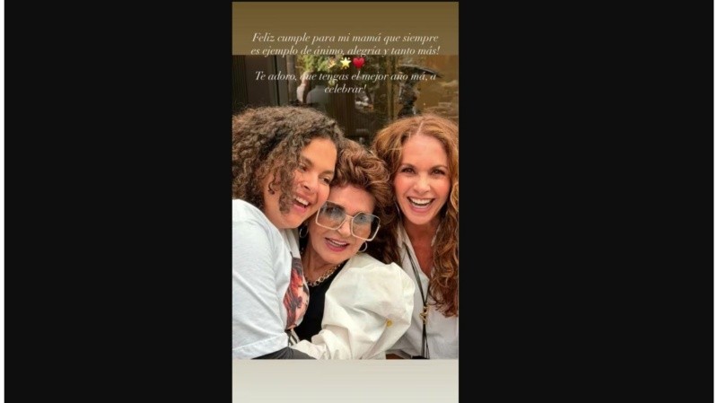 La foto familiar que Lucero subió a sus historias de Instagram y que pronto se viralizó. INSTAGRAM