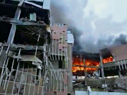 Instalaciones militares en Teherán arden tras un bombardeo del Ejército hebreo. AFP