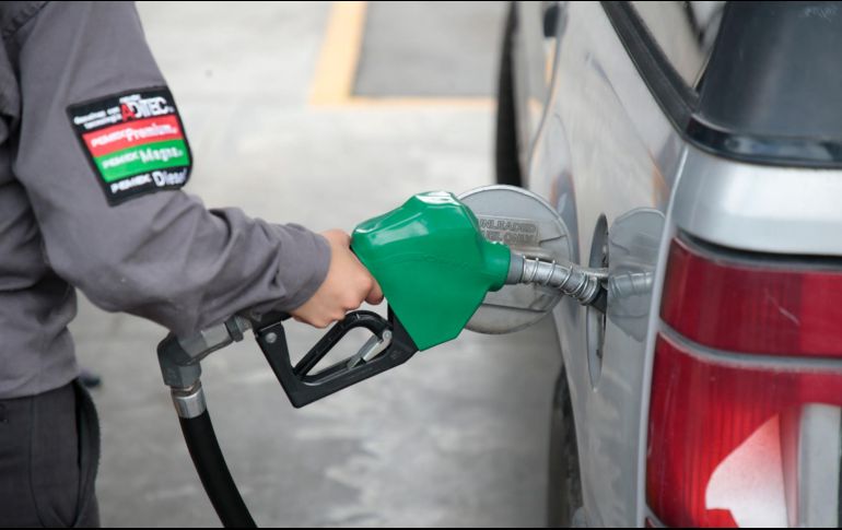 En Jalisco, la gasolina Magna se vende entre 22.69 y 25.19 pesos por litro, a pesar del acuerdo entre vendedores y el Gobierno de no pasar los 24.00. EL INFORMADOR/Archivo