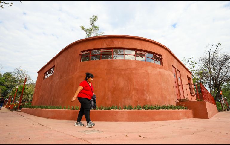Entre los trabajos más relevantes destacan la renovación de bancas, luminarias, suelos, áreas recreativas y los mosaicos de la estación del Tren Ligero, además de mejoras en las vialidades cercanas. EL INFORMADOR/ A. Navarro