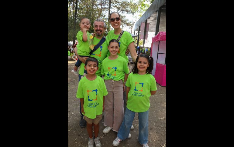 Natalia Pizá, Juan Pablo Pizá, Carolina Díaz, Juan Pablo Pizá, Victoria y María Piza. GENTE BIEN JALISCO / C. Jimeno