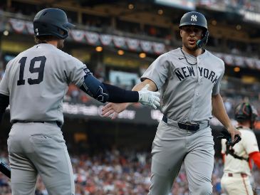 Arranque contundente de la temporada de Grandes Ligas  con una victoria de los New York Yankees. EFE/ J. G. MABANGLO.