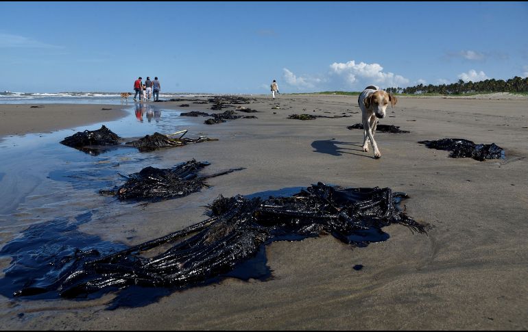 Expertos apuntan a que se nota una falta de capacidad de Pemex para atender esas emergencias. EFE/ARCHIVO