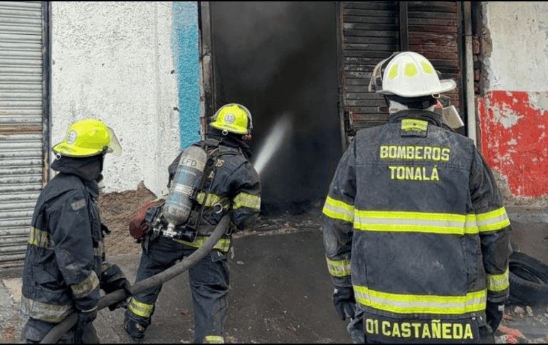 Como medida de seguridad para facilitar las maniobras, la Policía Vial mantiene un corte total a la circulación sobre Patria Oriente. ESPECIAL/Coordinación de Seguridad y Emergencias Tonalá