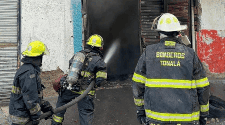 Como medida de seguridad para facilitar las maniobras, la Policía Vial mantiene un corte total a la circulación sobre Patria Oriente. ESPECIAL/Coordinación de Seguridad y Emergencias Tonalá