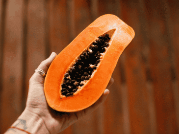 Hacer de esta fruta un hábito diario es una decisión inteligente, económica y deliciosa.  CANVA