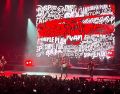 La banda ofreció un show cargado de energía y nostalgia, con un repertorio que hizo vibrar al público de principio a fin. EL INFORMADOR/ H. Navarro