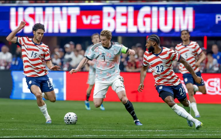 El encuentro amistoso dejó en evidencia la jerarquía europea ante un equipo norteamericano que se desmoronó en el complemento. EFE/ E. S. LESSER.