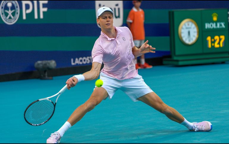 Sinner tiene la oportunidad de recortar más la distancia con Carlos Alcaraz por el número uno. EFE/ A. Boal.