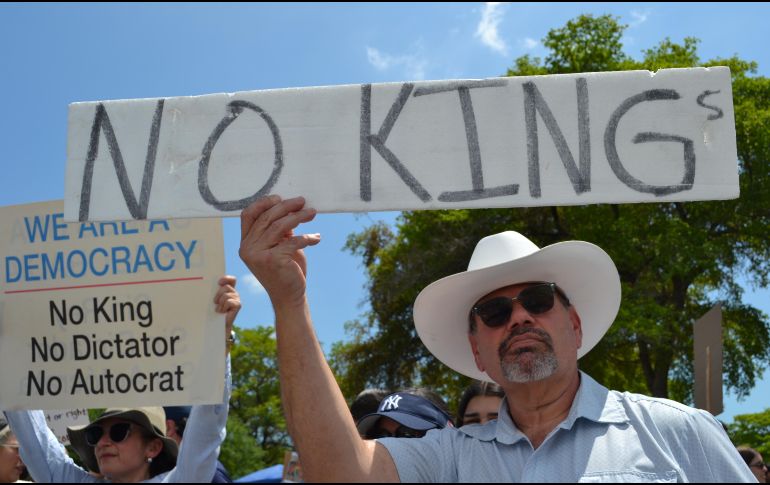 Las protestas se llevaron a cabo en ciudades como Nueva York, Washington, Chicago y Los Ángeles. EFE/ A. BELCHI