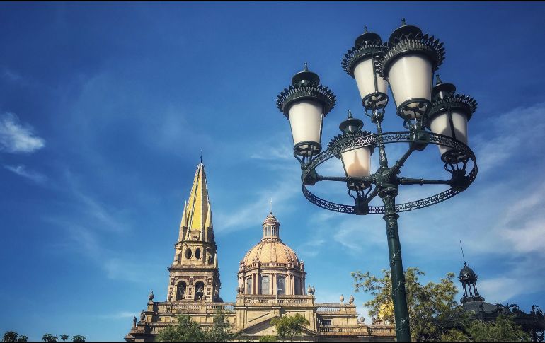 Los recorridos en Semana Santa partirán del Centro Histórico y permitirán conocer tanto sitios emblemáticos como espacios menos transitados de la ciudad. UNSPLASH / J. JUAN