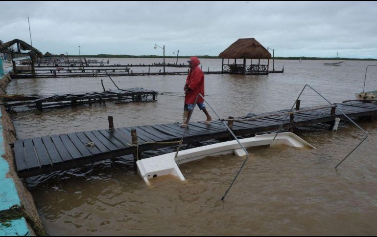 El Gobierno Federal absolvió a Pemex del derrame en el Golfo, pero eso no detuvo las críticas. EFE/ARCHIVO