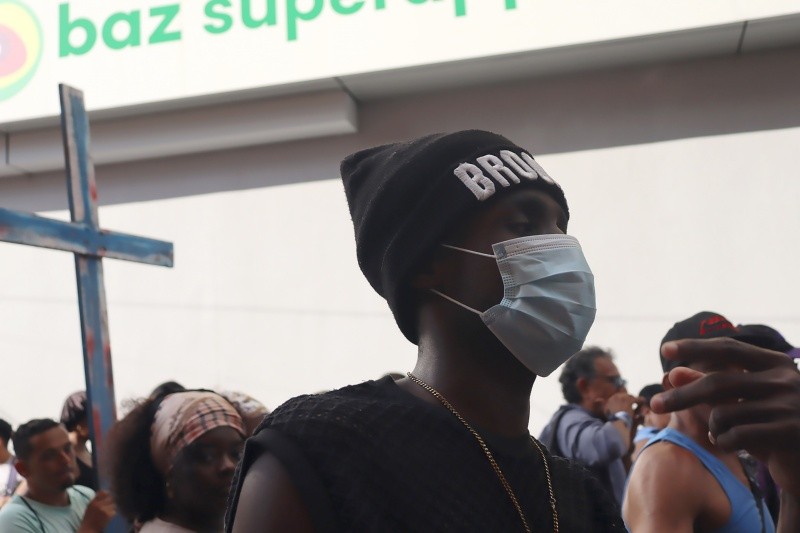 La protesta migrante en Tapachula, Chiapas, llamó la atención de los lugareños. EFE/J. Blanco