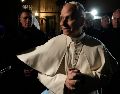 El papa León XIV habla con periodistas al salir de su residencia en Castel Gandolfo, a las afueras de Roma, el martes 31 de marzo de 2026.  AP/G. Borgia