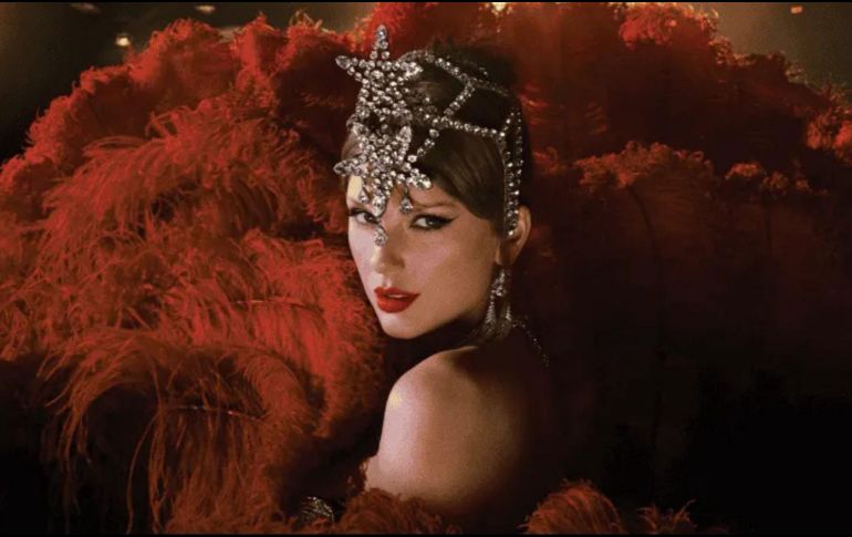 Artista demanda en California a Swift por usar título similar que afecta su marca Confessions of a Showgirl. ESPECIAL/X  @taylorswift13