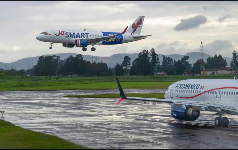 Duro golpe al bolsillo: el incremento del TUA ya se refleja en los costos de los boletos de avión. ESPECIAL/PEXELS