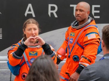 Koch, astronauta de NASA, cuenrta con carrera en ciencia y exploración extrema global y retos. AFP