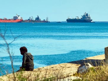 Cuba recibió el martes el petrolero ruso Anatoli Kolodkin, el primer cargamento del combustible necesario para la generación de electricidad en los últimos tres meses. EFE/Archivo