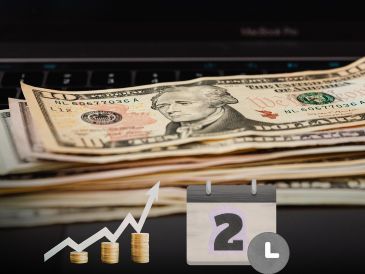 El comportamiento del dólar refleja la volatilidad habitual del mercado, donde factores internacionales y expectativas económicas influyen directamente en la cotización, incluso durante periodos festivos como Semana Santa. ESPECIAL / CANVA