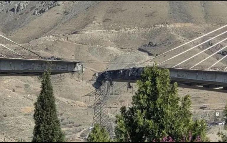 Autoridades denunciaron que el puente B1, el más largo de Oriente Medio, fue destrozado por las bombas. EFE/@araghchi