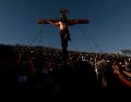Más allá de la estricta observancia religiosa, el Viernes Santo invita a toda la sociedad a hacer una pausa reflexiva en medio de la acelerada vida moderna. AFP / ARCHIVO