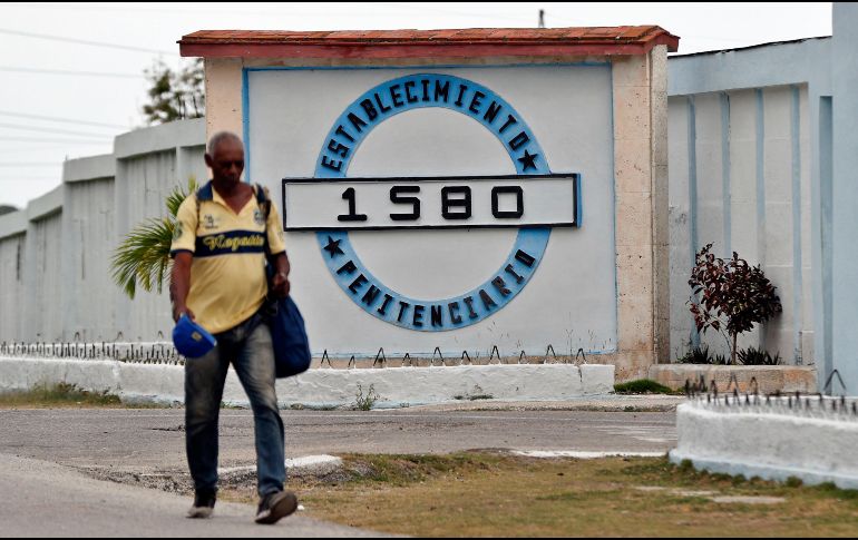 La isla libera a presos políticos en medio de apagones, escasez y reclamos por represión. EFE/ E. Mastrascusa