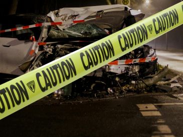 Señalan que el conductor del vehículo circulaba a exceso de velocidad cuando primero se impactó contra otro automóvil y posteriormente embistió a un grupo de personas que se encontraban afuera del hospital, en espera de información sobre sus familiares internados. ESPECIAL / CANVA