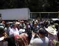 Agricultores realizaron un bloqueo en la caseta México–Toluca para exigir apoyos al campo y soluciones ante la escasez de agua, lo que generó afectaciones a la circulación en la zona. SUN/O. Alvarado