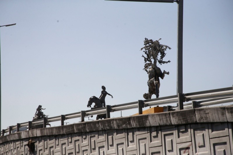 Las esculturas, elaboradas en bronce mediante la técnica de cera perdida, alcanzan alturas de entre 7.5 y 9 metros. EL INFORMADOR/ ARCHIVO&nbsp;