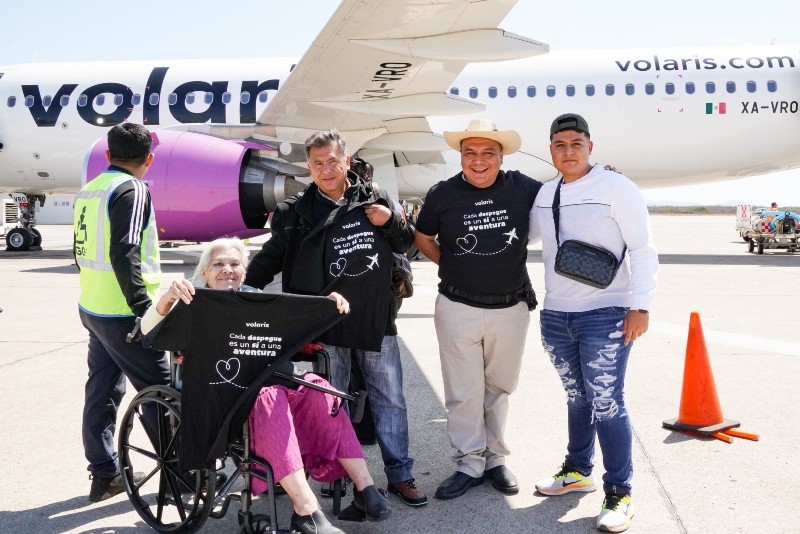 Pasajeros de la nueva ruta Guadalajara-Mazatlán. ESPECIAL/SECRETARÍA DE TURISMO DE SINALOA.