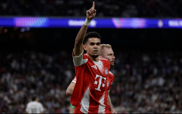 Luis Díaz -que había tenido una discreta participación hasta el momento-, asistido por Harry Kane dentro del área, venció a Andriy Lunin para silenciar el estadio. EFE / J. Martín