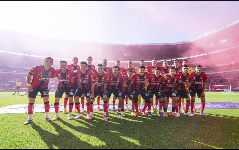 La directiva ha definido que tres jugadores clave del actual plantel rojinegro sean reubicados en Santos Laguna. IMAGO7.