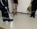 Un reporte hecho al número de emergencias 9-1-1 alertó a los oficiales sobre la presencia de un adolescente en dicha central, quien presentaba escoriaciones y lesiones en diversas partes del cuerpo. ESPECIAL