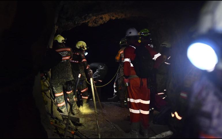 Continúan las labores ininterrumpidas en la mina Santa Fe para localizar al último trabajador. X / @PCJalisco