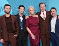 Christopher Masterson, Justin Berfield, Jane Kaczmarek, Bryan Cranston y Frankie Muniz en el estreno de "Malcolm el de en medio, la vida sigue siendo injusta" el 7 de abril en el teatro DGA de Nueva York. AFP/A. Weiss