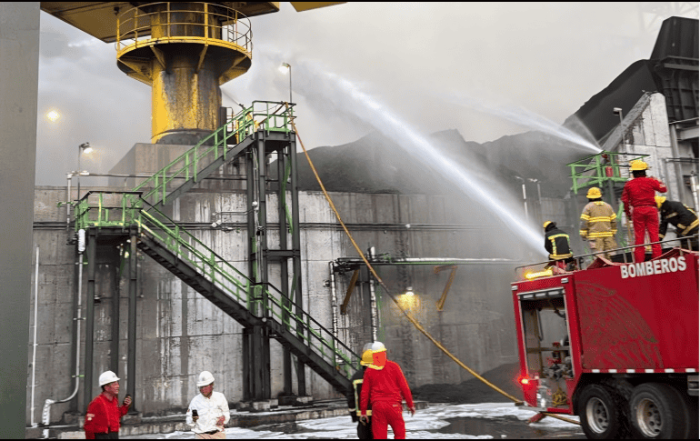 Sheinbaum explicó que el incendio en la refinería de Dos Bocas tardó de dos a dos horas y media en ser controlado. ESPECIAL/Pemex