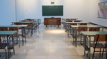 Con este ajuste, las autoridades educativas buscan que los estudiantes puedan participar en las actividades sociales y culturales sin afectar el cumplimiento del ciclo escolar. Unsplash