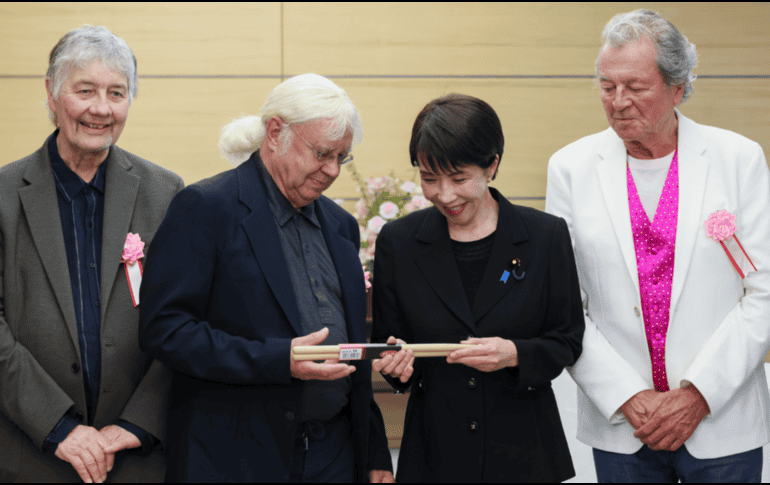 La primera ministra ha expresado en diversas ocasiones su afinidad por el hard rock y el heavy metal. PRIME MINISTERS OFFICE OF JAPAN