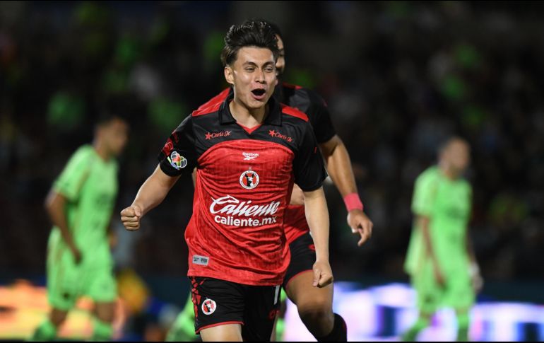 Ramiro Árciga celebra tras anotar el segundo gol de los Xolos. IMAGO7/A. Rodríguez