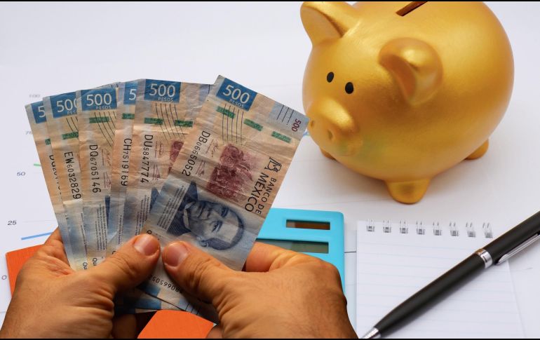 Con esta reforma se pone fin a esquemas de retiro que permitían a exservidores públicos recibir ingresos mensuales de hasta un millón de pesos. ESPECIAL / CANVA